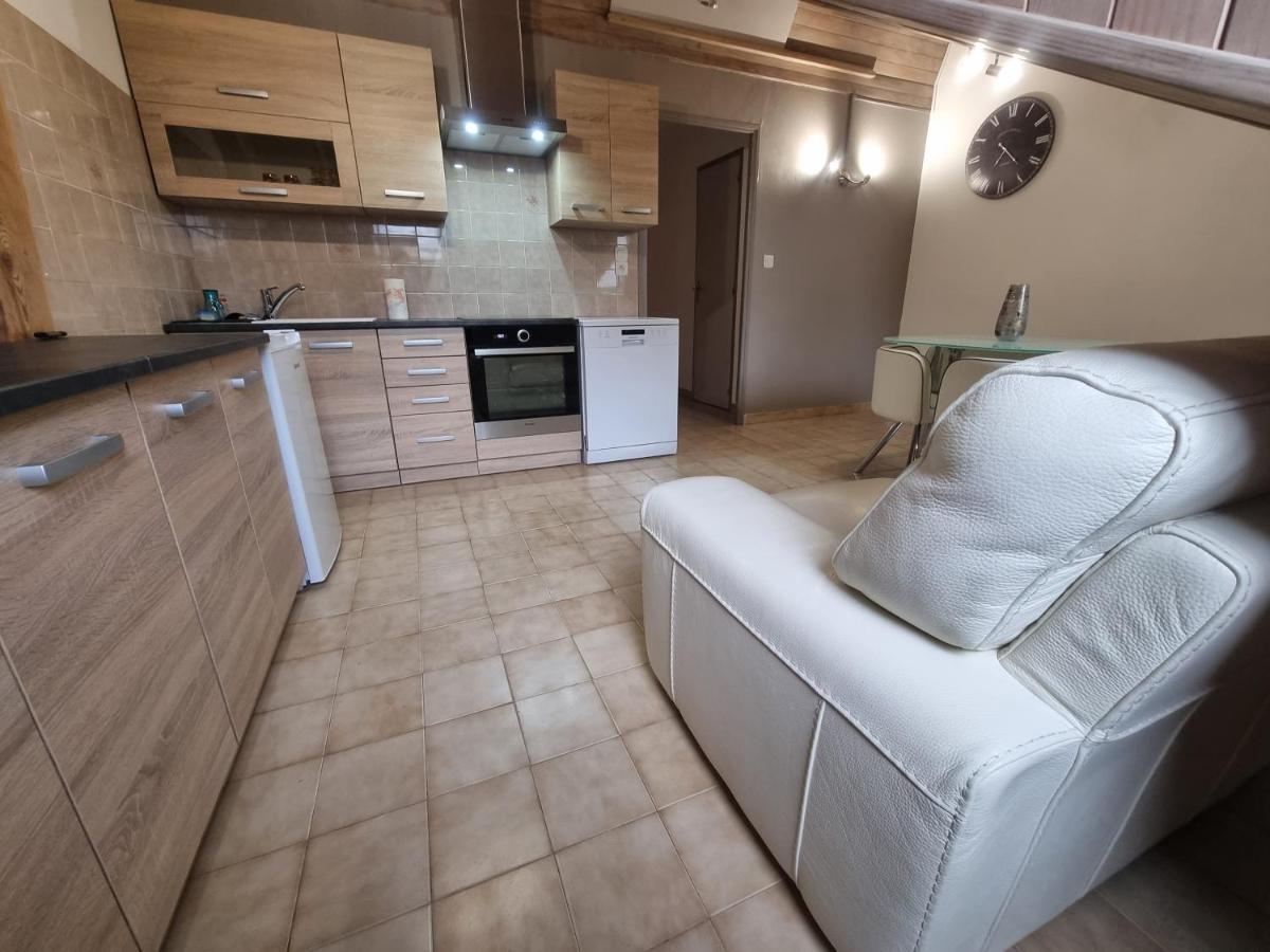 Embrun Cosy Apartment Екстериор снимка